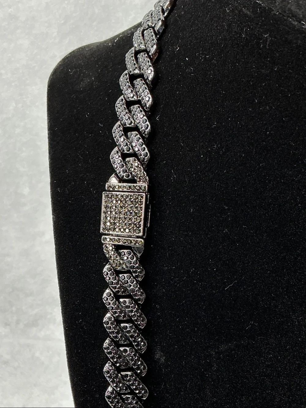 Aj Accessories bold black